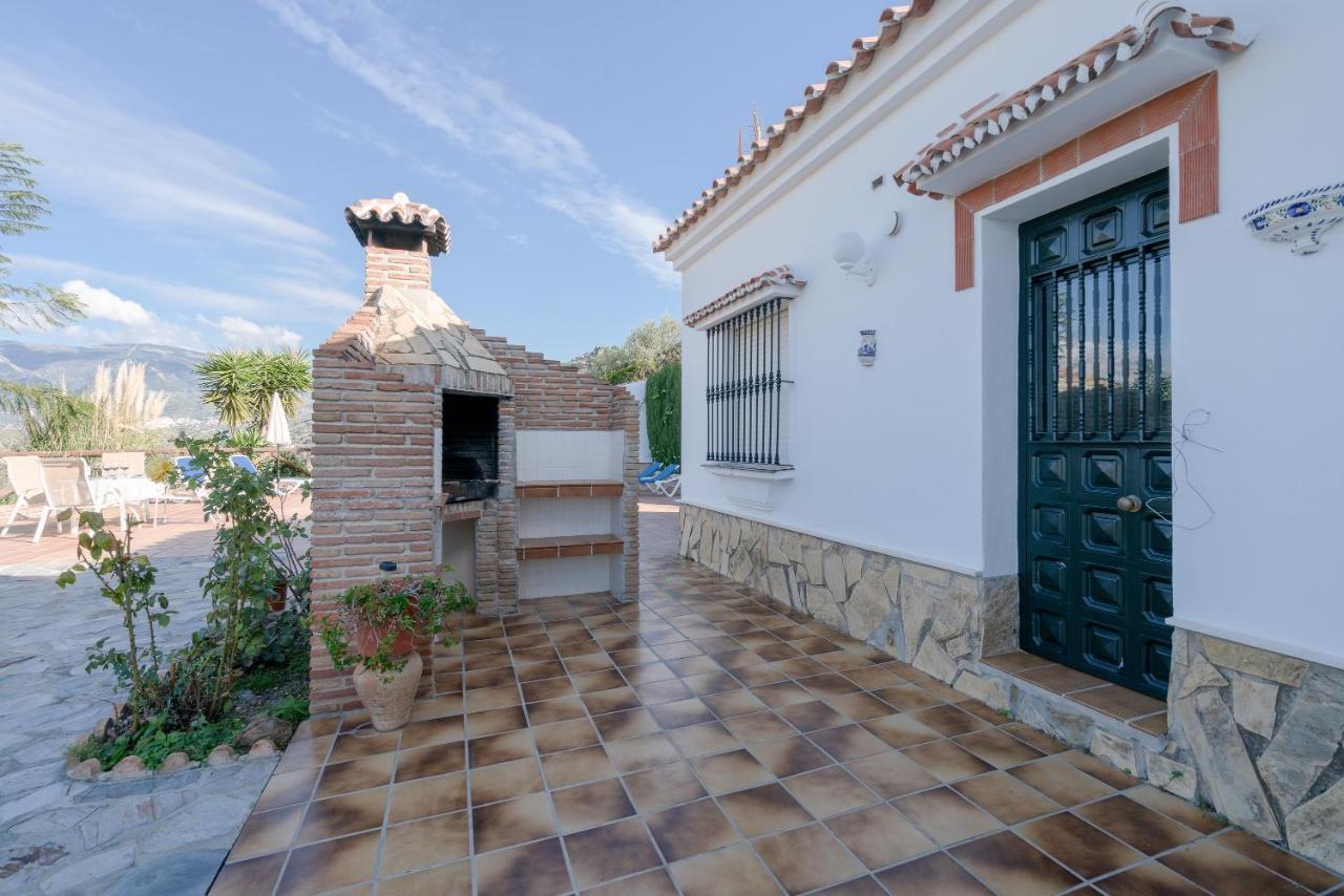 Cortijo La Rijana Villa Sayalonga Exterior photo