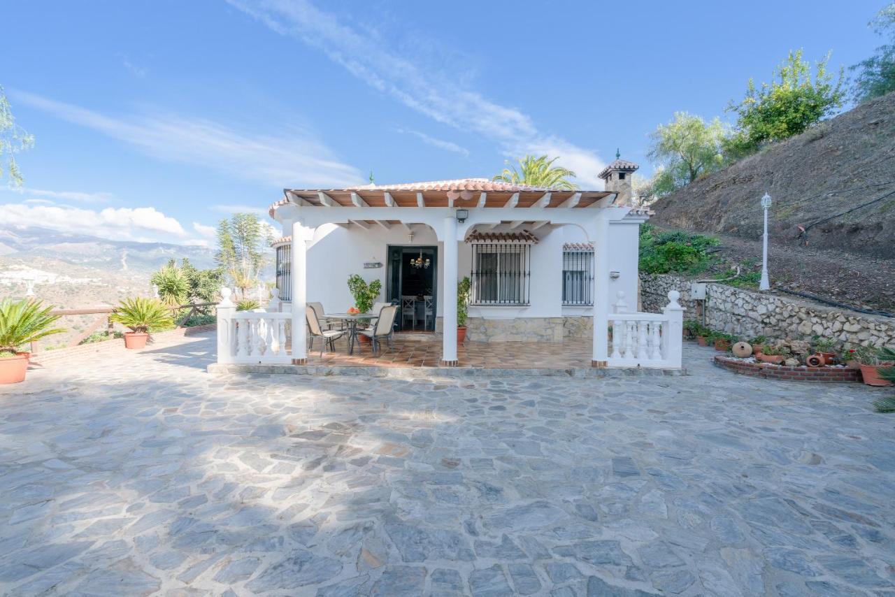 Cortijo La Rijana Villa Sayalonga Exterior photo