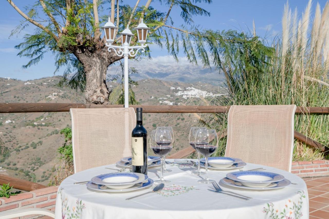 Cortijo La Rijana Villa Sayalonga Exterior photo