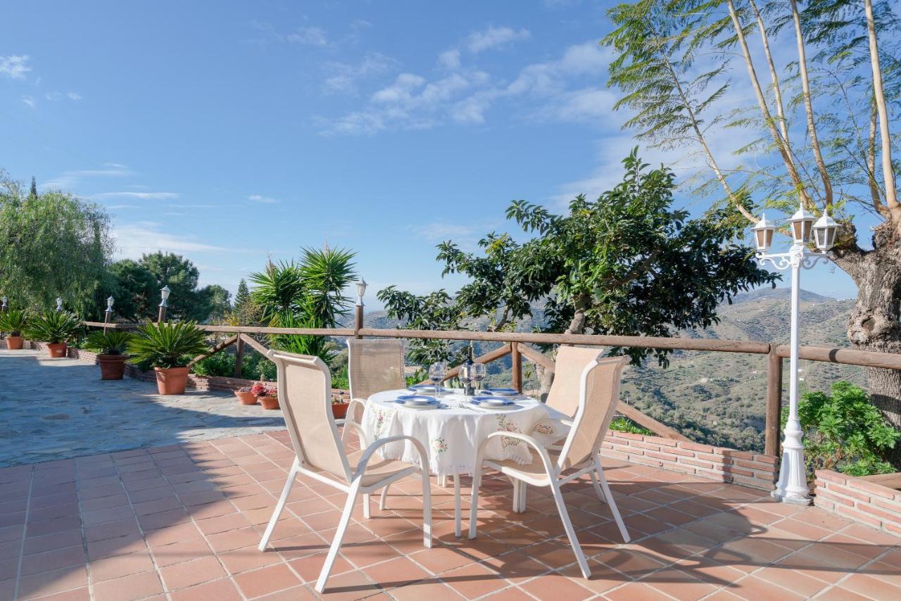 Cortijo La Rijana Villa Sayalonga Exterior photo